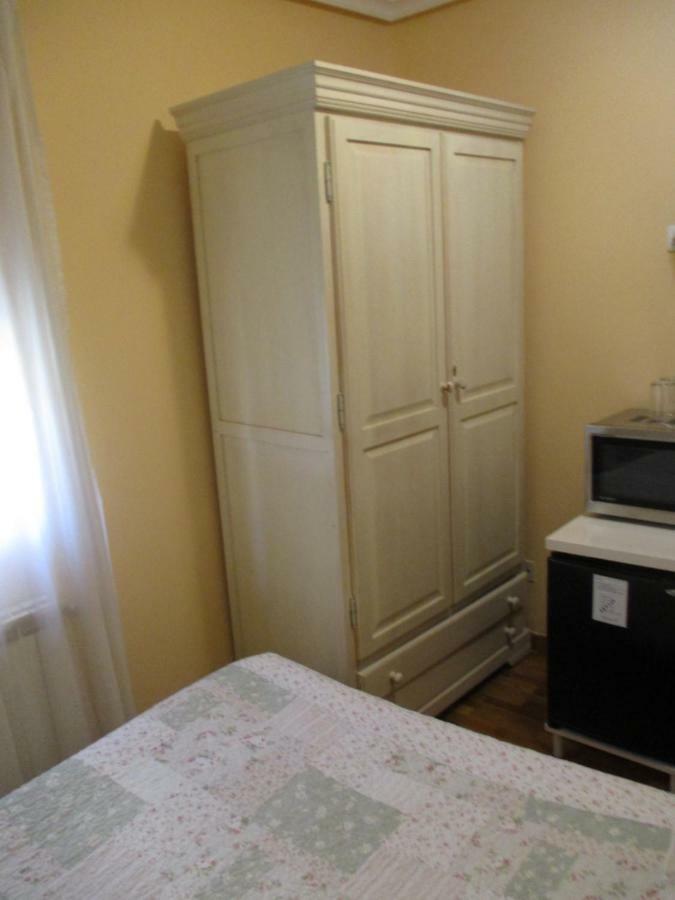 Hostal Becares Паленсия Екстериор снимка