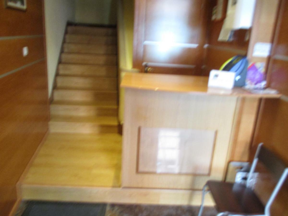 Hostal Becares Паленсия Екстериор снимка