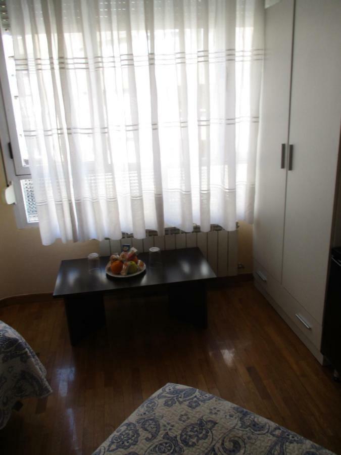 Hostal Becares Паленсия Екстериор снимка